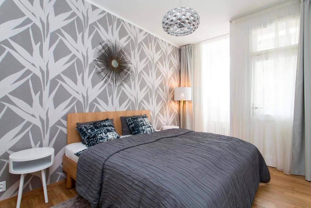 Friendly Private Room In The Sharing Flat Prag Exteriör bild